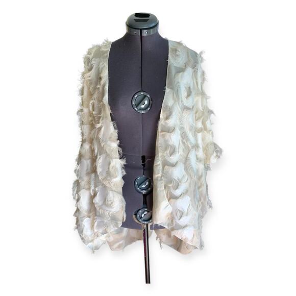 JC Sunny Ladies One Size Light Feather/Eyelash Shawl  Kimono Wrap NWT Ivory - Picture 5 of 8